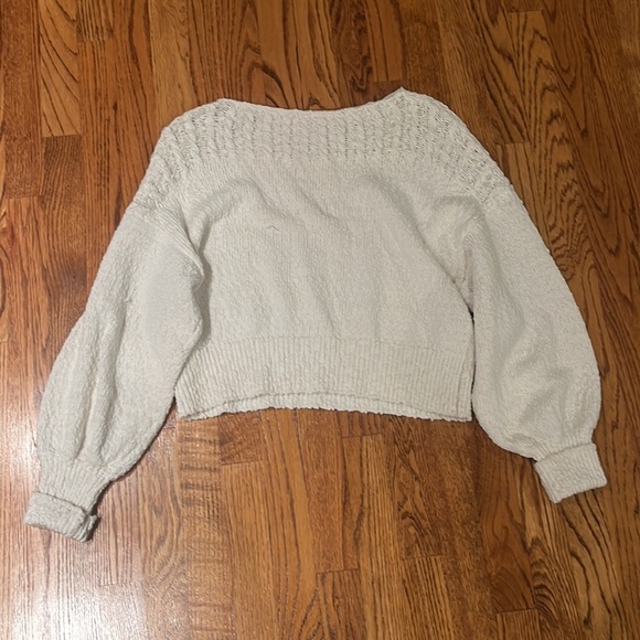 Callahan Woman’s Cream Sweater Size S - Picture 4 of 5